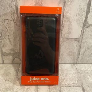 Juice Onn Dual Port Portable Battery Charger NWT